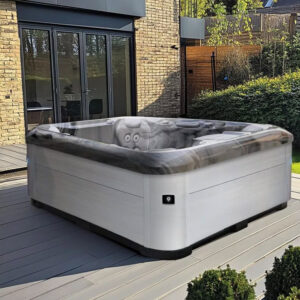aquasolus-cove-hot-tub-02