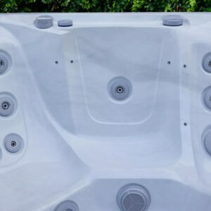 aquasolus-zephyr-hot-tub-04