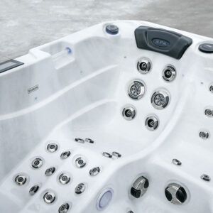 platinum-spas-infinity-hot-tub-03