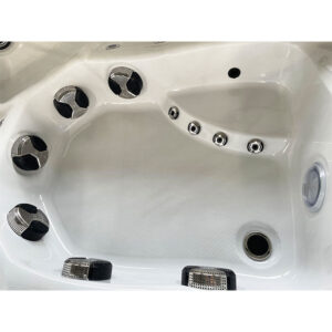 platinum-spas-maximus-hot-tub-06