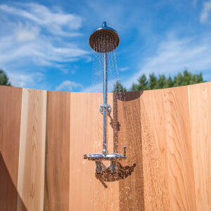 rainbow-barrel-outdoor-shower-11