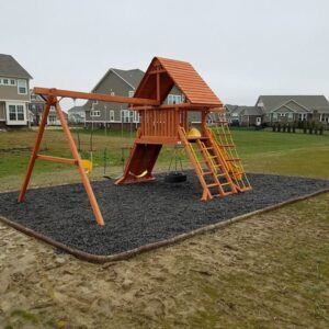 woodplay-playset-with-rubber-mulch